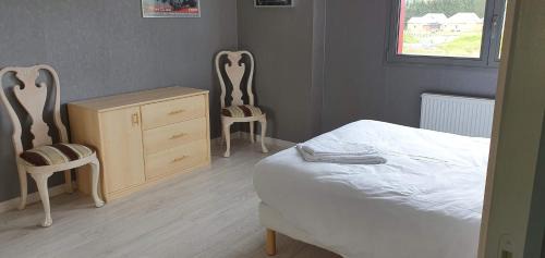 Givet Apartamento | Appartement 4 chambres Sur la Cave