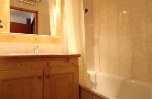 Lanslevillard Apartamento | Appartement 6 pers au centre de Lanslevillard-Val Cenis, proche pistes, balcon exposé sud - FR-1-508-107