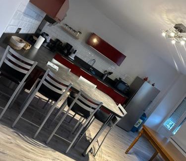 Saint-Antheme Apartamento | Appartement balcon