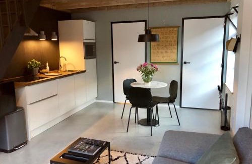 Heerlen Apartamento | Appartement de Lerarenkamer in de Oude School