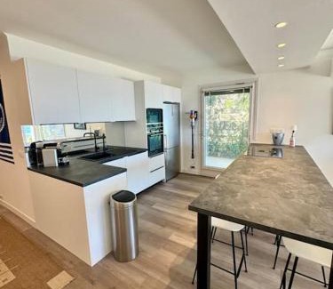 Alpes-Maritimes Apartamento | Appartement exception les pieds dans l'eau