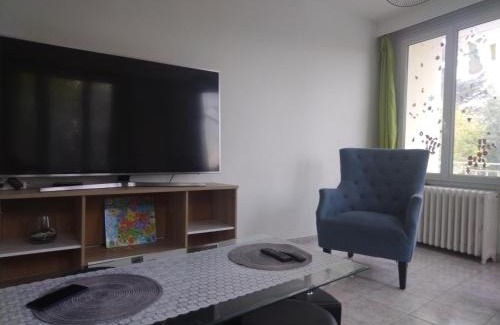 Enghien-les-Bains Apartamento | Appartement familial face à un square arboré