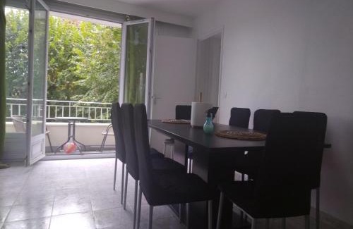 Enghien-les-Bains Apartamento | Appartement familial face à un square arboré