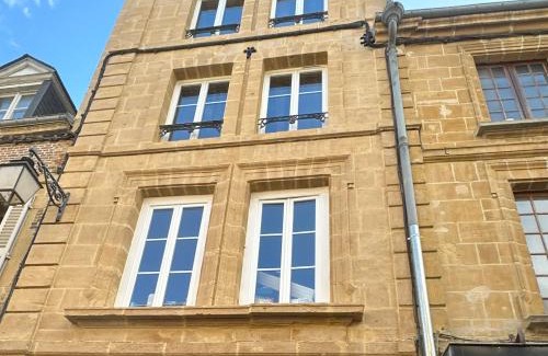 Charleville-Mezieres Apartamento | Appartement Duplex 2 chambres avec terrasse en hyper centre