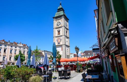 Enns Hotel | Appartement-Hotel GH Zum Goldenen Schiff