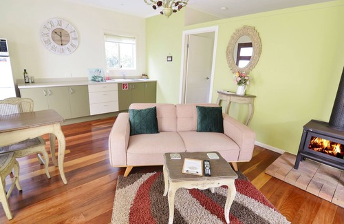 Montville Cabaña | Apple Tree Cottage & Studio