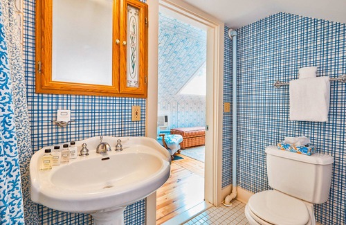 Lenox Hotel | Apple Tree Inn