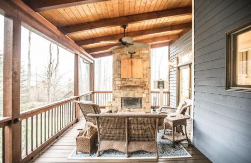 Hendersonville Casa | Apple Valley Chateau Mountain Getaway