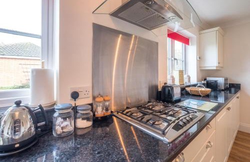 Aldeburgh Casa | April Cottage, Aldeburgh - Close to Aldeburgh beach and High Street - Managed by Aldeburgh Coastal Cottages