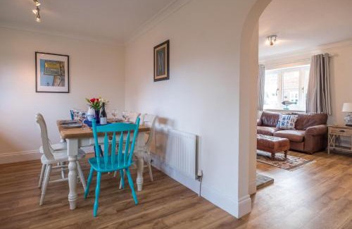 Aldeburgh Casa | April Cottage, Aldeburgh - Close to Aldeburgh beach and High Street - Managed by Aldeburgh Coastal Cottages