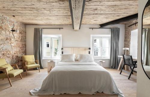 Ljubljana Old Town Hotel | April1550 Boutique Hotel