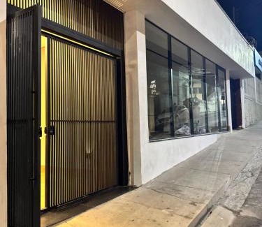 Lavras Apartamento | Apt novo no centro com garagem perto de tudo que você precisa