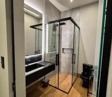 Lavras Apartamento | Apt novo no centro com garagem perto de tudo que você precisa