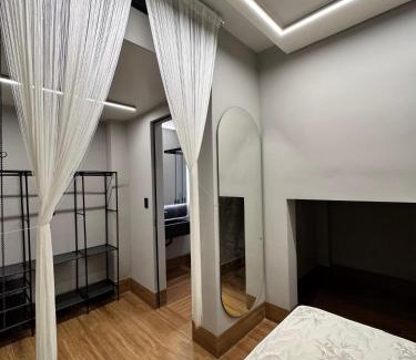 Lavras Apartamento | Apt novo no centro com garagem perto de tudo que você precisa