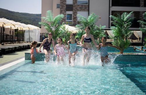 Sumadija Hotel | Aqua Raj ND
