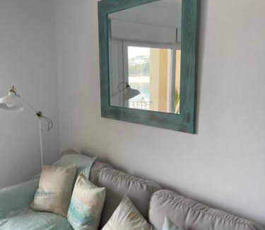 Sant Feliu de Guixols Apartamento | Aquamarine Sant Feliu en la playa con patio