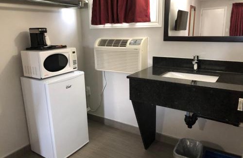 Tay Valley Hotel | Aquarius Motel