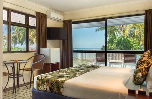 Wailoloa Hotel | Aquarius on the Beach