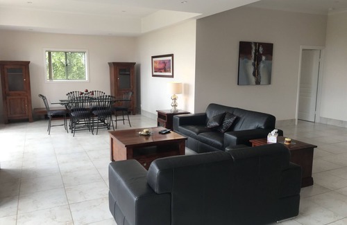 Parkesbourne Casa | *** Arabella Guest House ***