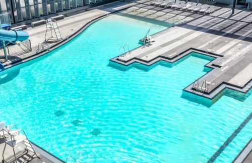 South Central Houston Casa | Arbor Villas I Sleeps 22 I Central HTX I Parking