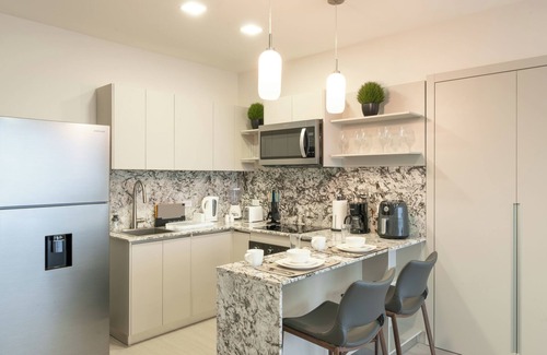 Costa del Este Apartamento | Arcadia Condo Suites