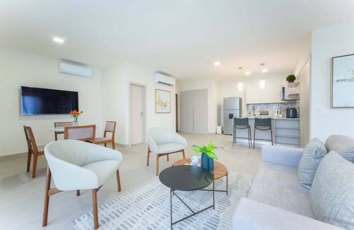 Costa del Este Apartamento | Arcadia Condo Suites