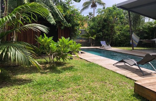 Etang Sale Les Bains Villa | architect-designed villa with pool