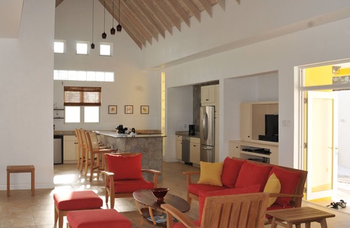 Frigate Bay Villa | Villa de diseño arquitectónico en el paraíso, playa tranquila y vistas al agua azul
