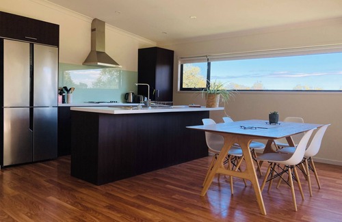 Forcett Casa | Architecturally Designed Rural Retreat Modern/Spacious/Tranquil - Great Views!