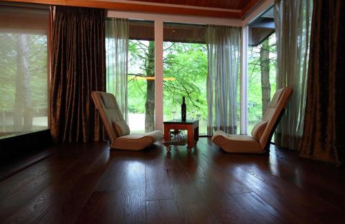 Shoufeng Cabina | Ardennes Villa
