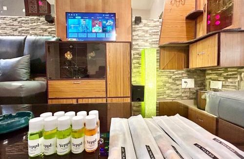 Kolkata Apartamento | Aristocratic 3BHK apartment near Eastern Metropolitan Club, Santoshpur