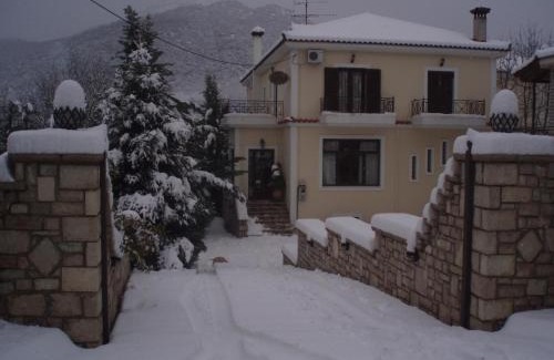 Klitoria Hotel | Aroanios Hotel