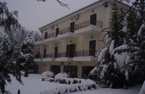 Klitoria Hotel | Aroanios Hotel