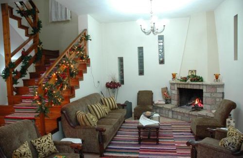 Klitoria Hotel | Aroanios Hotel