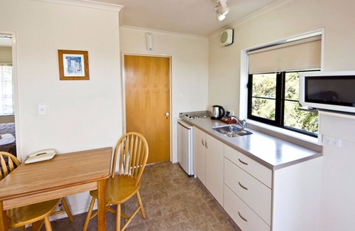 Tahunanui Hotel | Arrow Motel Apartments
