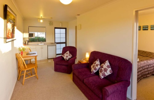 Tahunanui Hotel | Arrow Motel Apartments