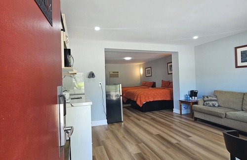 Huntsville Hotel | Arrowhead Inn by Baaman's