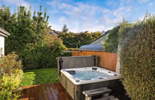 Arrowtown Casa | Arrowtown Family Home with spa