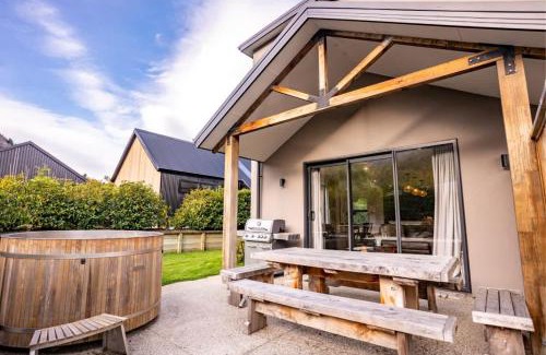 Arrowtown Casa | Arrowtown Mountain View Retreat