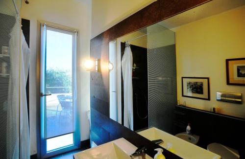 Su Forti Cama Y Desayuno | Art House Quartu - Margine Rosso