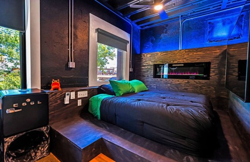 Sparta Casa | Art Inspired Micro Hotel - Patio | Grill | Pool Table