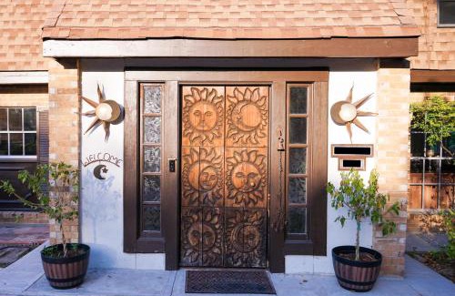 Crownhill Park Casa | Artsy Bohemian - 2 Min to Airport -TheGoodPlace#2