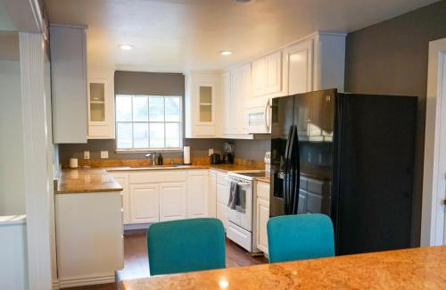 Crownhill Park Casa | Artsy Bohemian - 2 Min to Airport -TheGoodPlace#2