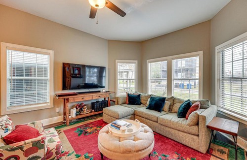 Nevada Street Casa | Artsy Bungalow with Yard in Dtwn San Antonio