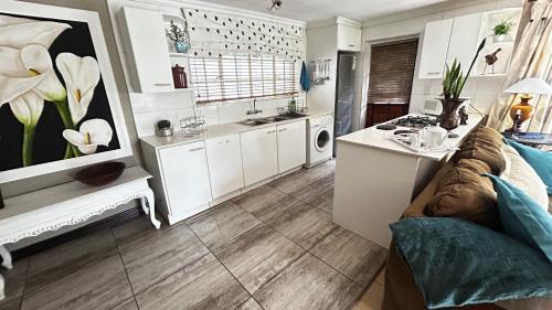 Greater Johannesburg Metropolitan Area Apartamento | Artzys Cottage 1km to Olivedale Clinic