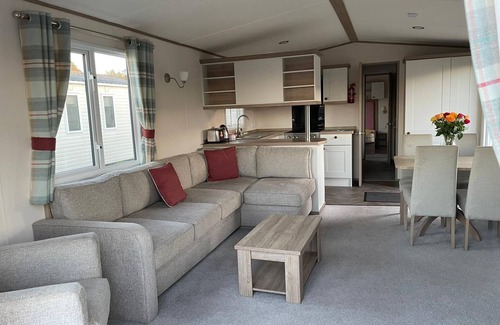 Hamworthy Casa | Arum dog friendly caravan on Rockley Park, Poole