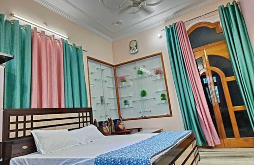 Faizabad Hotel | Arya Holiday Home