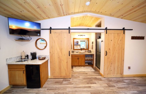 Three Rivers Casa | Ash Mountain Suite 1 mile to Sequoia Natl Park!