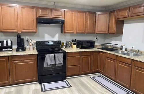Asheboro Casa | Modern 2BR Aparment near NC ZOO w/ Parking