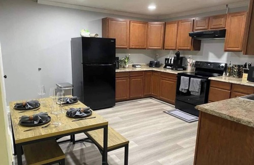 Asheboro Casa | Modern 2BR Aparment near NC ZOO w/ Parking